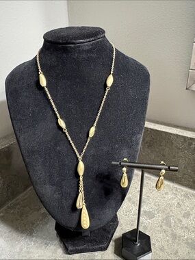 Gold Teardrop Lariat Necklace and Drop Earring Set - Gold
